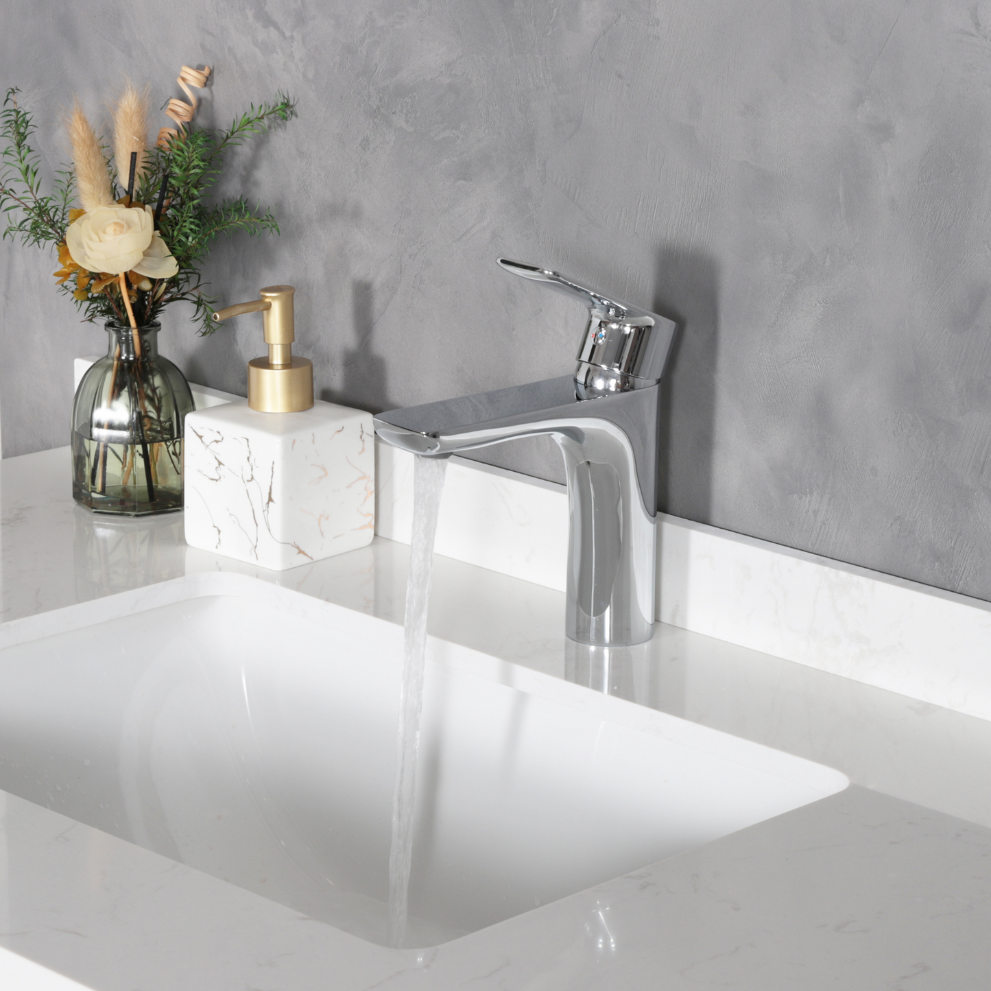 Slick Rounded Short Faucet includes pop up drain with overflow
