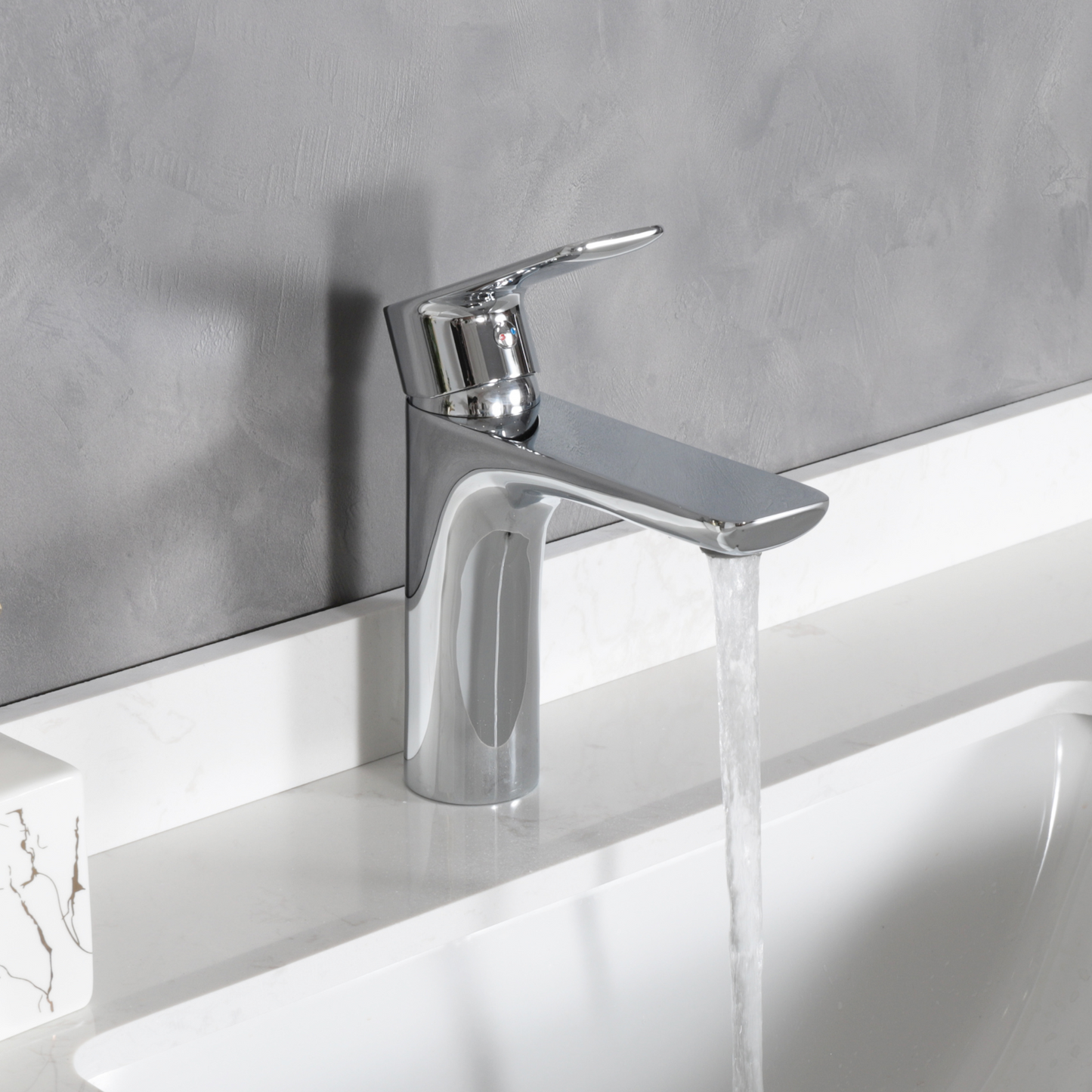 Slick Rounded Short Faucet includes pop up drain with overflow