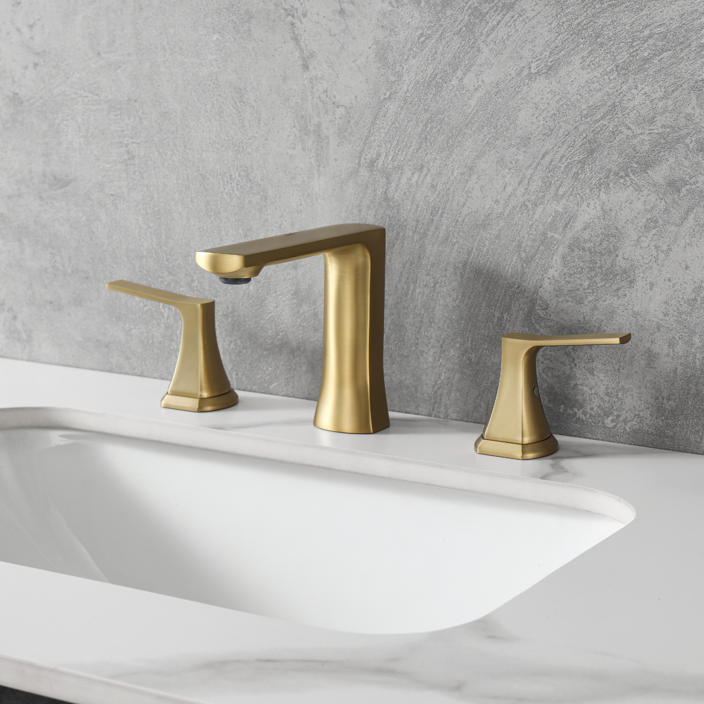 Elegant Widespread Faucet