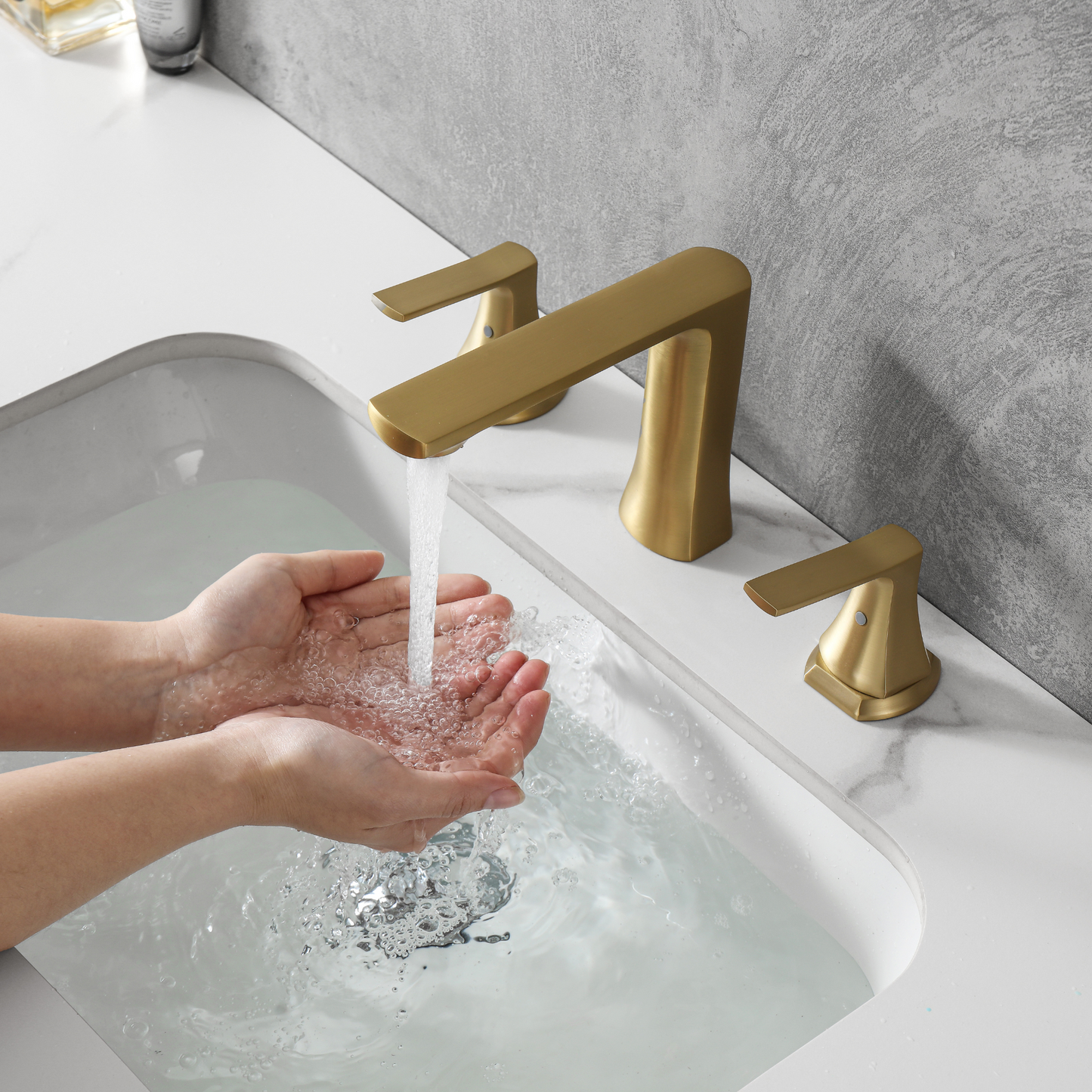 Elegant Widespread Faucet