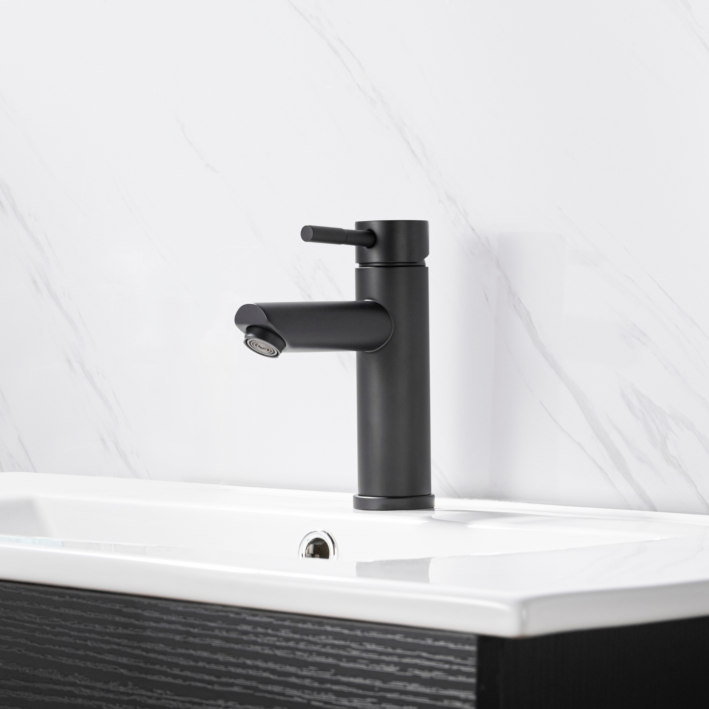 Round Style Faucet includes pop up drain with overflow