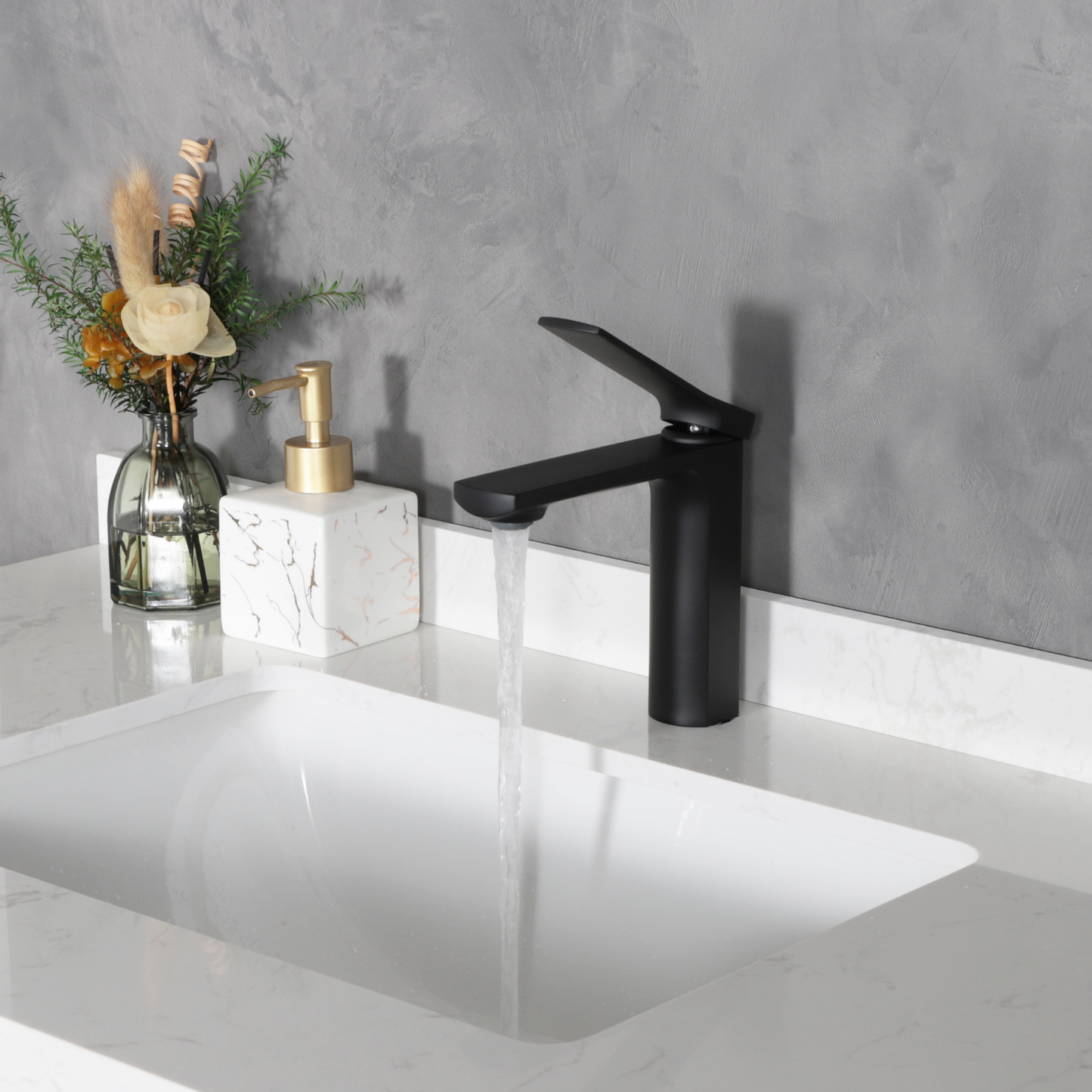 Slick Square Slight Curve Faucet