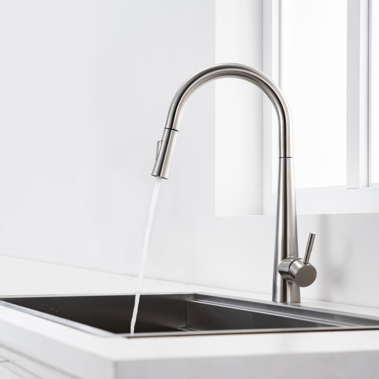 Elegant Slimmed Pull-Out Kitchen Faucet-16" Magnetic sprayer