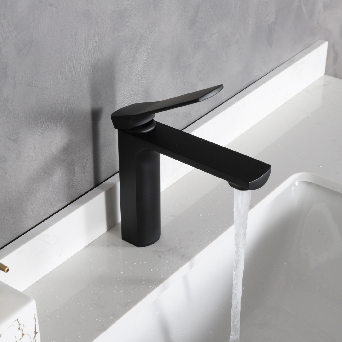 Elegant Vanity Faucet - Pop up drain with overflow included